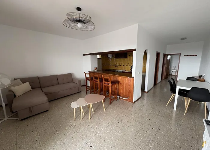 Vista Paraiso Тиас