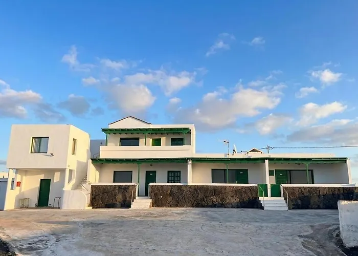 Vista Paraiso Тиас